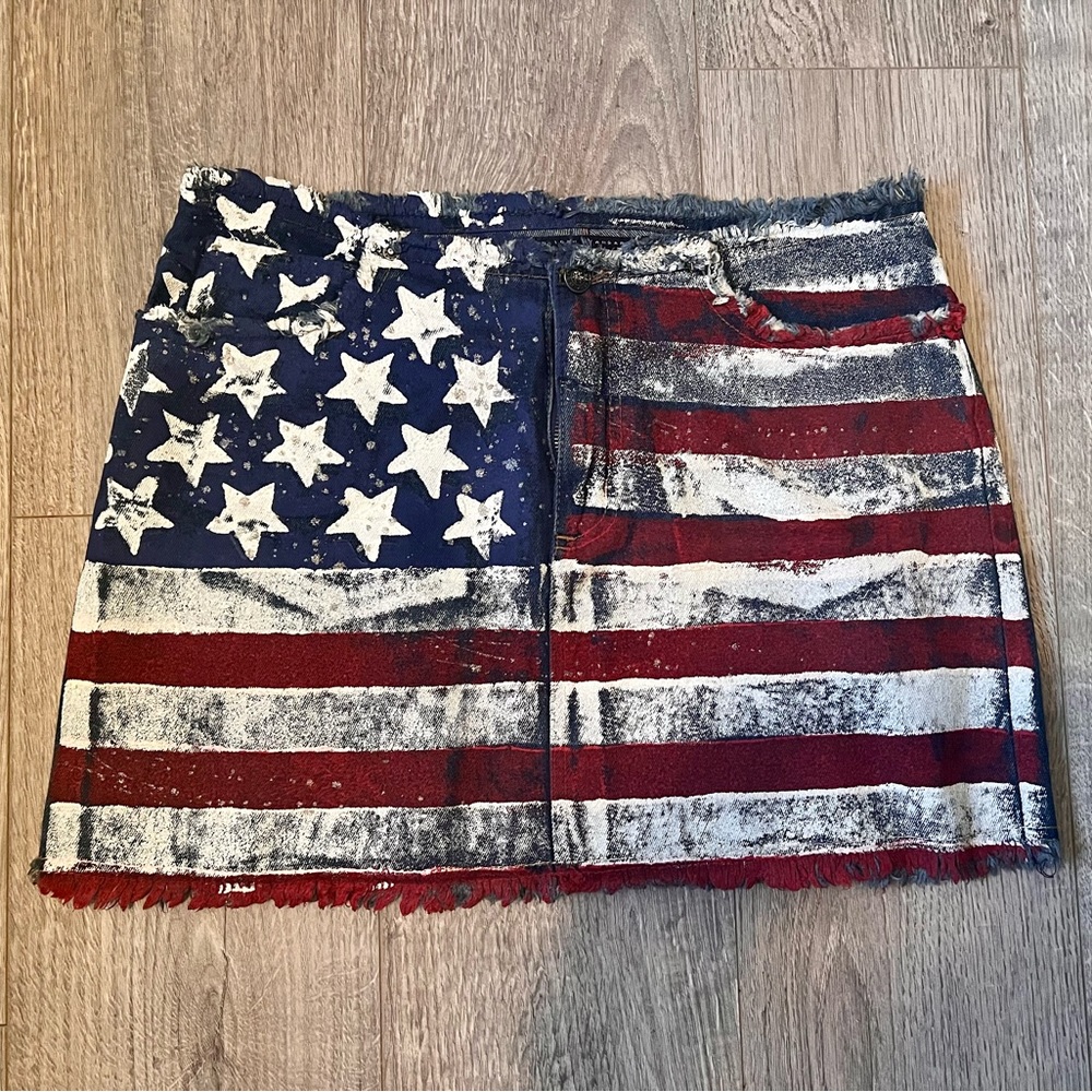 Unique mini skirt